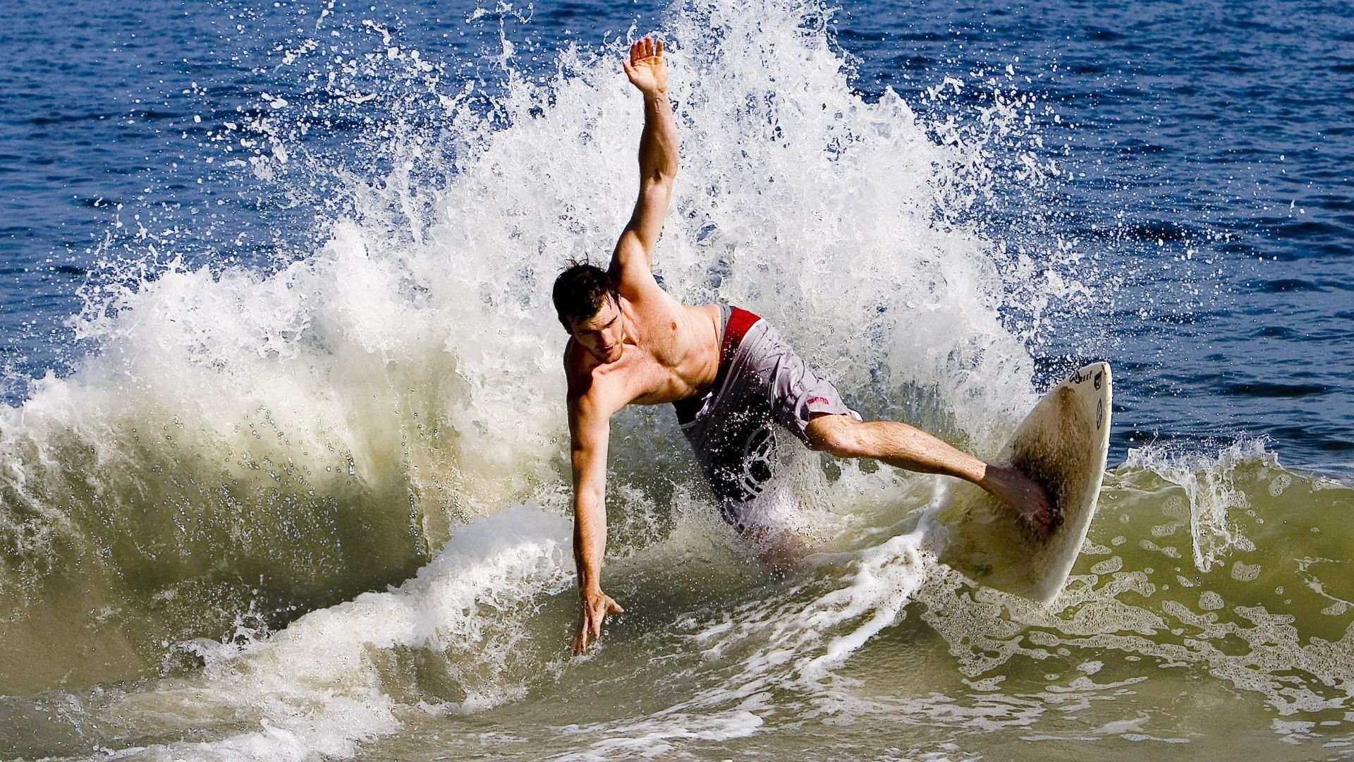 悉尼国王连胜提升球队士气，悉尼国王队泰特比赛视频